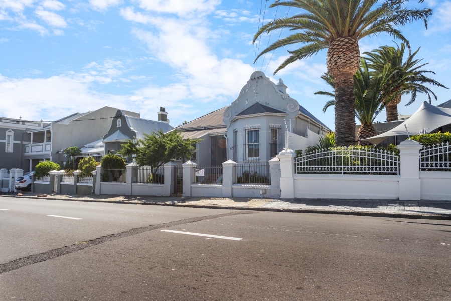 9 Bedroom Property for Sale in Woodstock Western Cape